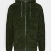 Pier One Borg Zip-Up Jacket - Forro Polar - Dark Green 1 Pier One Borg Zip-Up Jacket - Forro Polar - Dark Green -Pier One 067adbe3faa7458ba7e980a0b8da5bd4