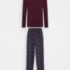 Pier One Pijama - Bordeaux/Dark Blue 1 Pier One Pijama - Bordeaux/Dark Blue -Pier One 06bef4272d46448cb28fb055f1c1000a