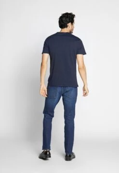 Pier One 4 Pack - Camiseta Básica - Black/White/Blue 9 Pier One 4 Pack - Camiseta Básica - Black/White/Blue -Pier One 0ca3960a59ed4451aec4ebc371a3d206