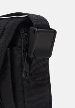 Pier One Unisex - Bandolera - Black 10 Pier One Unisex - Bandolera - Black -Pier One 1151f55be65e4724bfd8dfd4956f9cf7