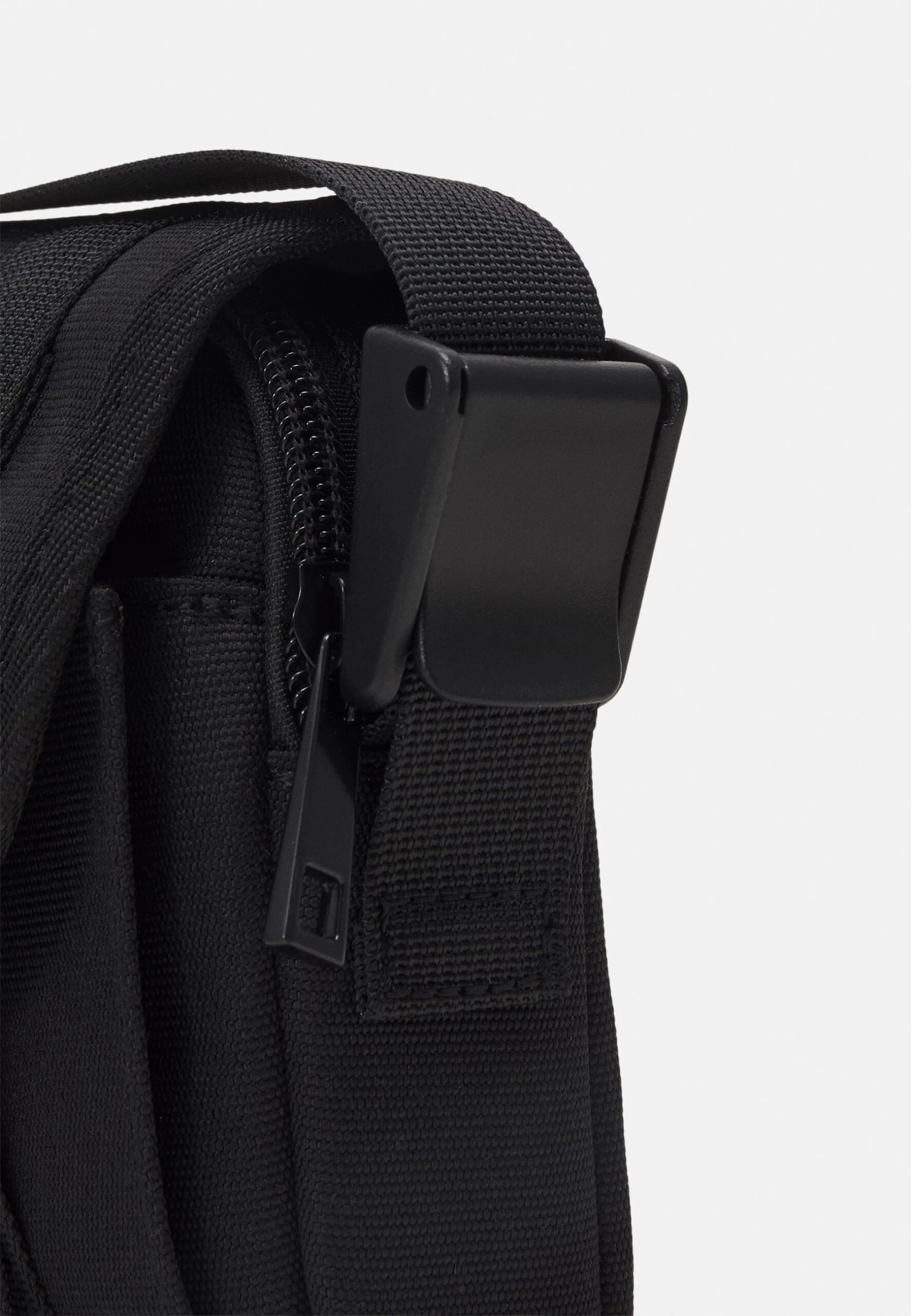 Pier One Unisex - Bandolera - Black 6 Pier One Unisex - Bandolera - Black - Imagen 4