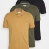 Pier One 3 Pack - Polo - Camel/Khaki/Black 1 Pier One 3 Pack - Polo - Camel/Khaki/Black -Pier One 16db92ea73b9462093a7b59928d23834