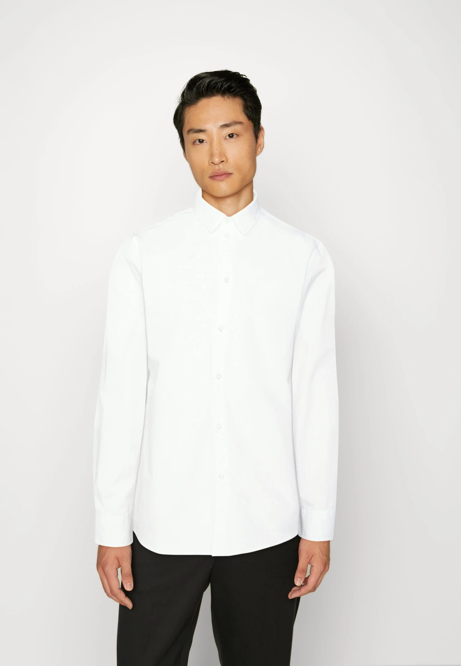 Pier One 3 Pack - Camisa Elegante - White/Light Blue/Dark Blue 6 Pier One 3 Pack - Camisa Elegante - White/Light Blue/Dark Blue - Imagen 4