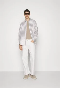 Pier One Carpenter Colored Twill- Vaqueros Rectos - Off-White 11 Pier One Carpenter Colored Twill- Vaqueros Rectos - Off-White -Pier One 29e7ba99742e4a9a8b1cecfac2f50735