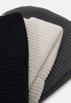 Pier One Unisex 3 Pack - Gorro - Black/Dark Grey/Off-White/ 9 Pier One Unisex 3 Pack - Gorro - Black/Dark Grey/Off-White/ -Pier One 2a1daa058c674c9dbb0074799d429f4b
