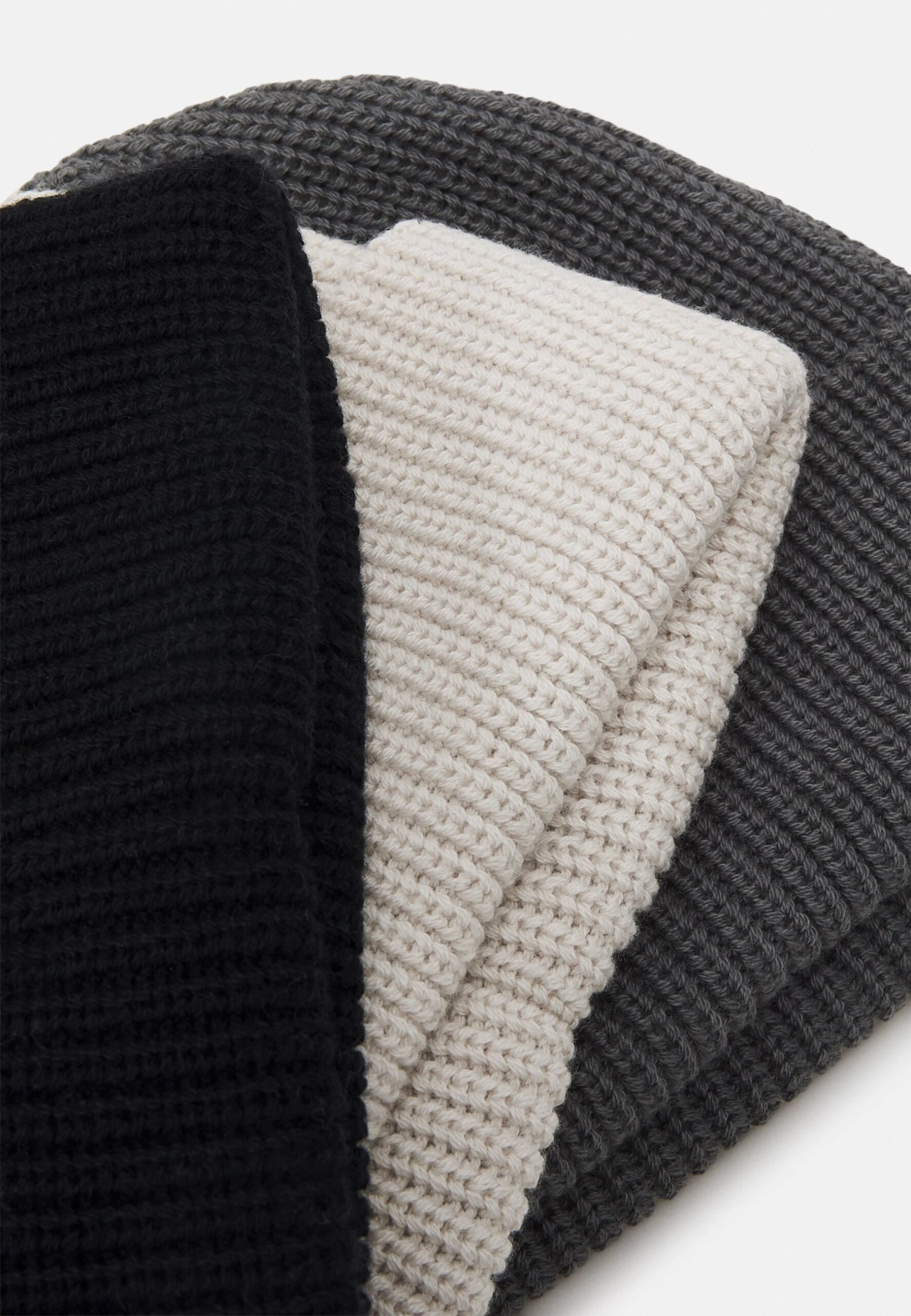 Pier One Unisex 3 Pack - Gorro - Black/Dark Grey/Off-White/ 6 Pier One Unisex 3 Pack - Gorro - Black/Dark Grey/Off-White/ - Imagen 4