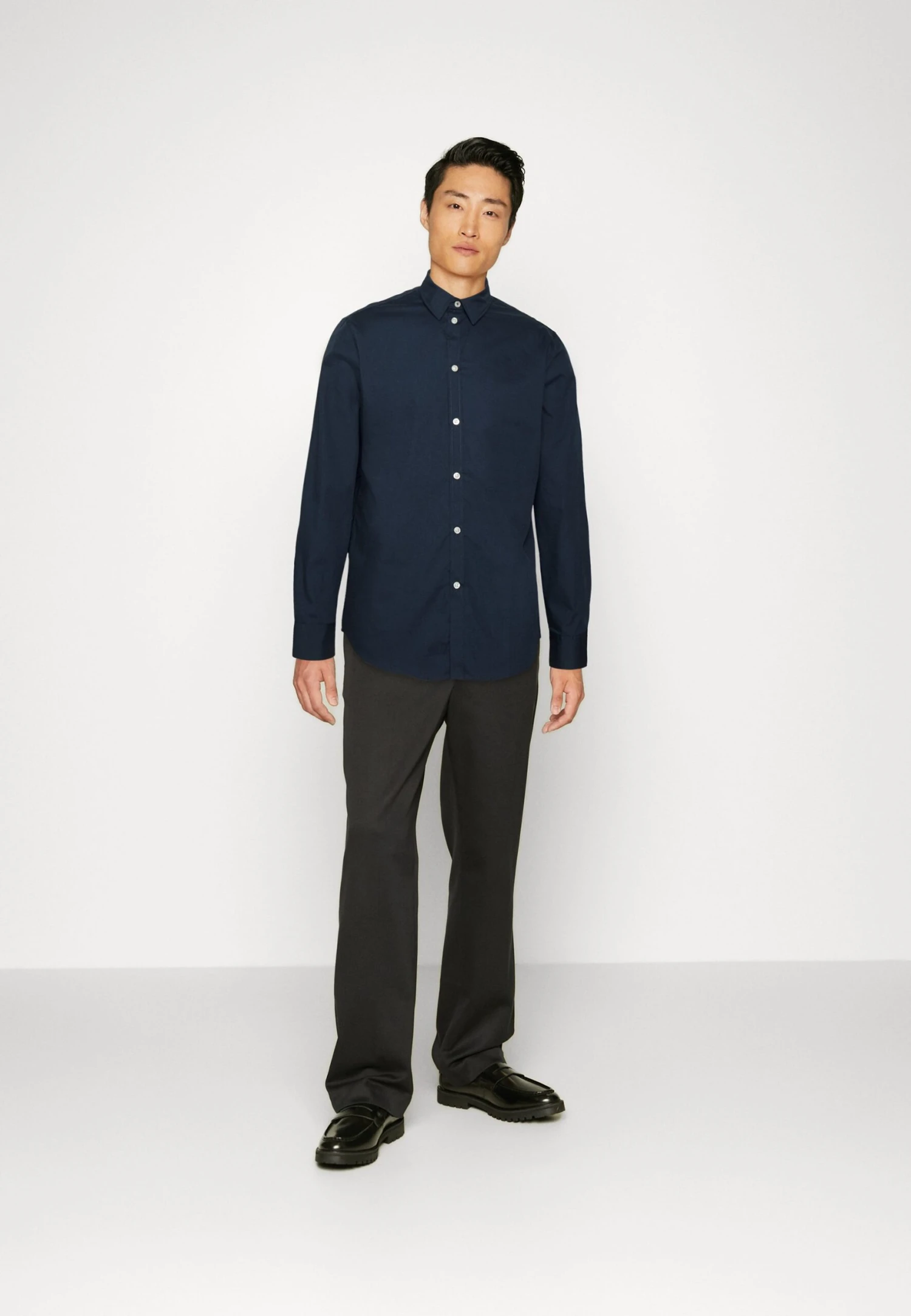 Pier One 3 Pack - Camisa Elegante - White/Light Blue/Dark Blue 3 Pier One 3 Pack - Camisa Elegante - White/Light Blue/Dark Blue