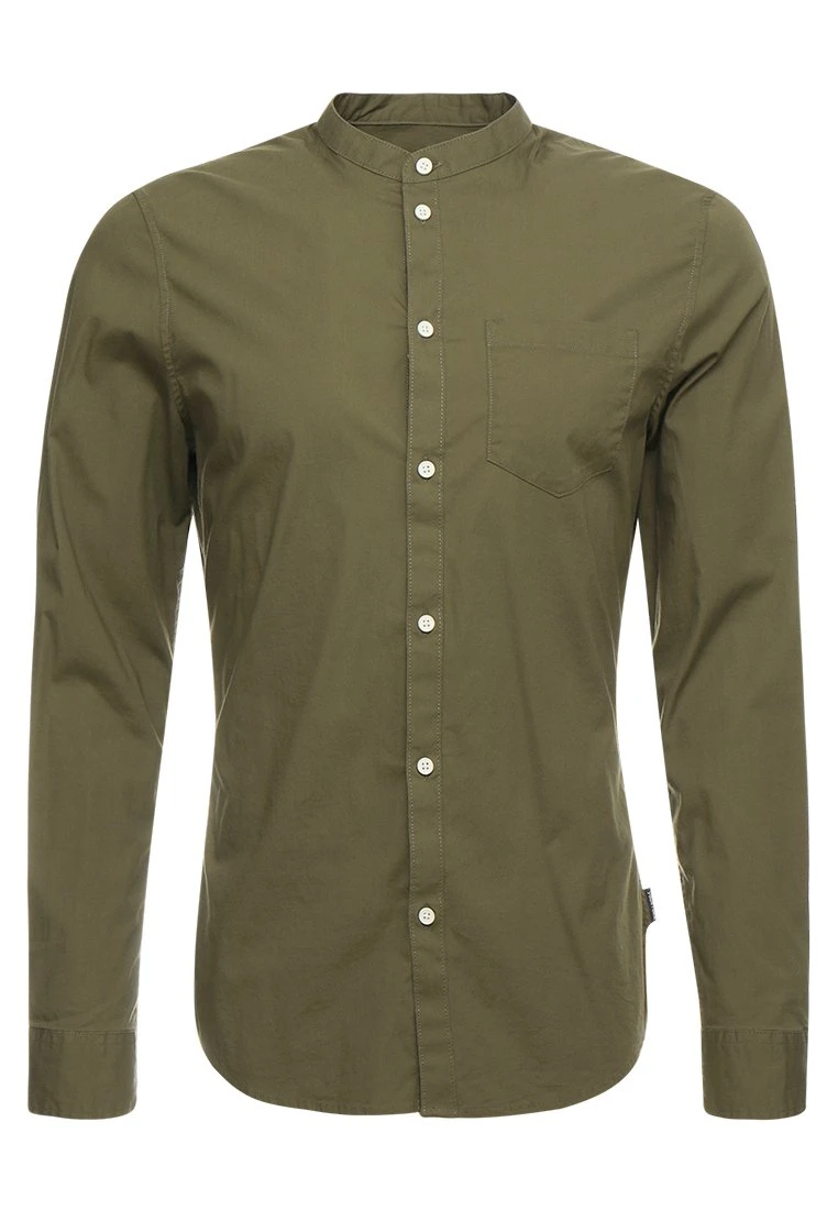 Pier One Muscle Fit Stand- Camisa - Oliv 6 Pier One Muscle Fit Stand- Camisa - Oliv - Imagen 4