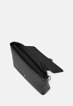 Pier One Portafolios - 802 - Black 9 Pier One Portafolios - 802 - Black -Pier One 34245e0c16c84a0caa16492be5d4e473