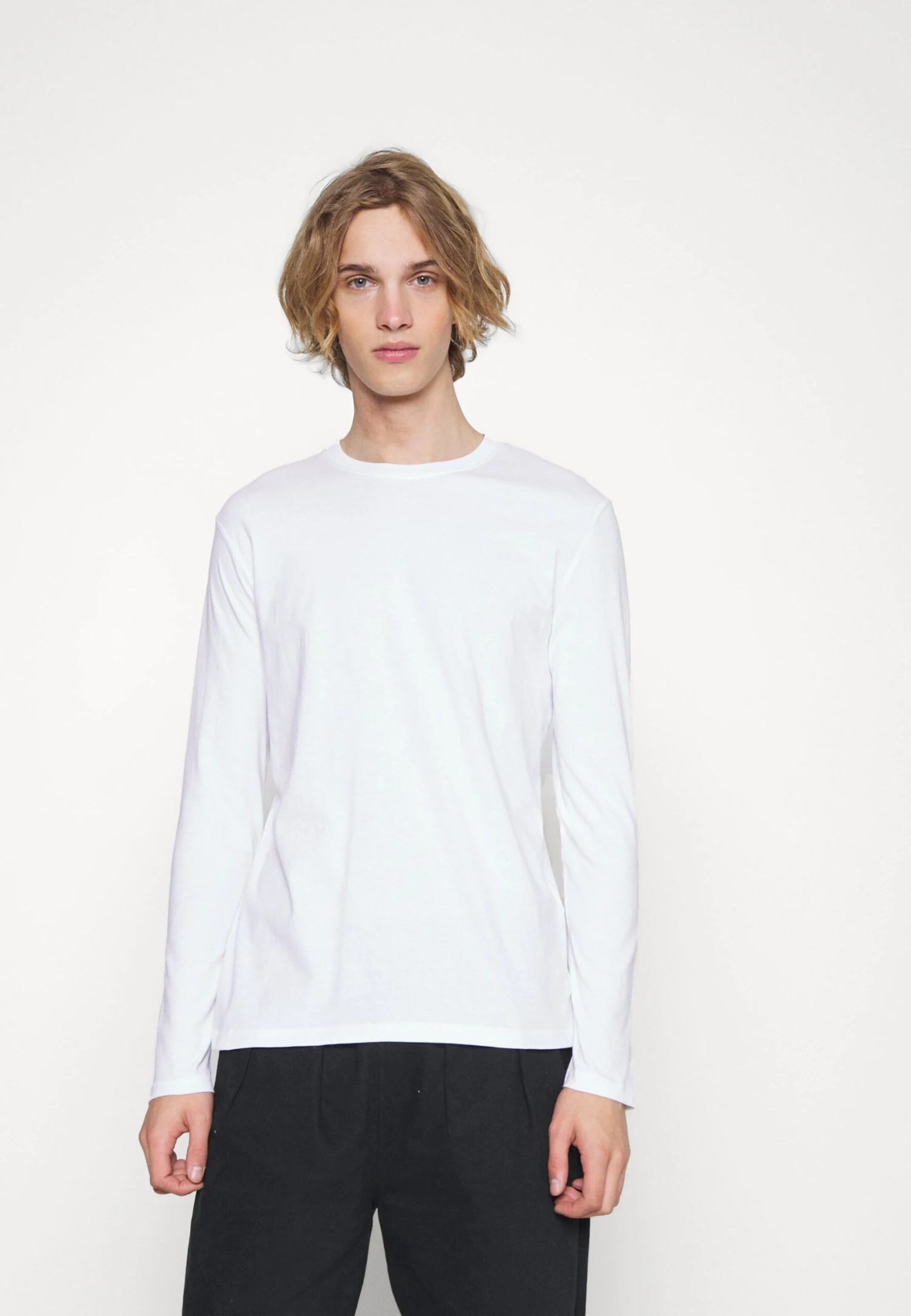 Pier One 5 Pack - Camiseta De Manga Larga - Black/White/Olive 6 Pier One 5 Pack - Camiseta De Manga Larga - Black/White/Olive - Imagen 4