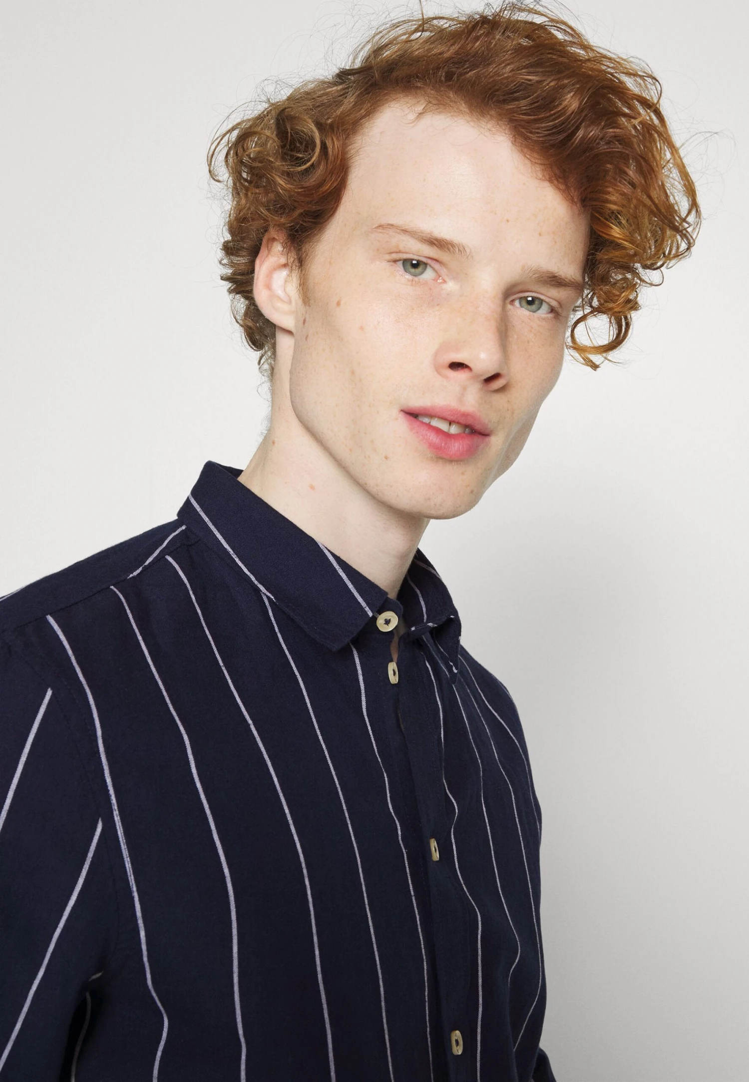 Pier One Linen Mix Stripe - Camisa - Dark Blue 6 Pier One Linen Mix Stripe - Camisa - Dark Blue - Imagen 4