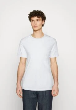 Pier One 5 Pack - Camiseta Básica - White/Off-White/Light Grey/Beige/Black 15 Pier One 5 Pack - Camiseta Básica - White/Off-White/Light Grey/Beige/Black -Pier One 4056b30b5189444882c695ca4007c80d
