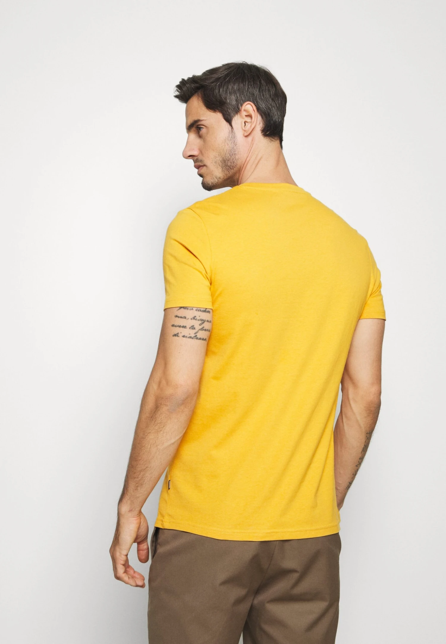 Pier One Camiseta Estampada - Yellow 5 Pier One Camiseta Estampada - Yellow - Imagen 3