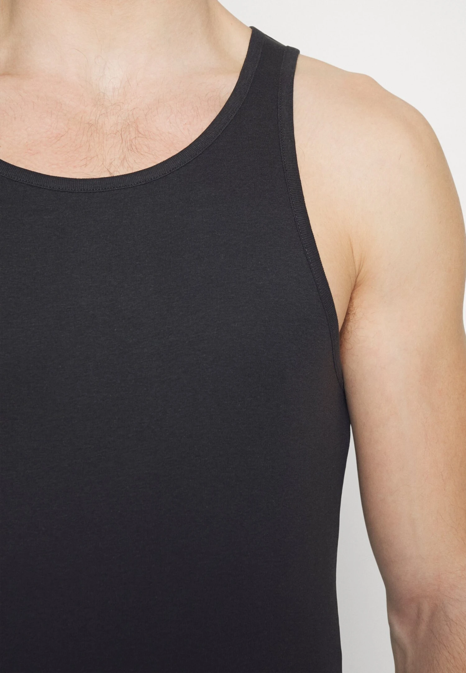 Pier One 5 Pack - Camiseta Interior - Black 8 Pier One 5 Pack - Camiseta Interior - Black - Imagen 6