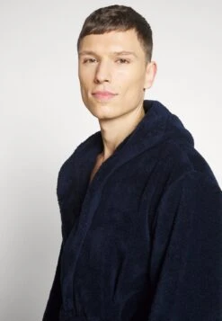 Pier One Albornoz - Dark Blue 12 Pier One Albornoz - Dark Blue -Pier One 41cb914371934a1bb7fd15e05e23e4bb