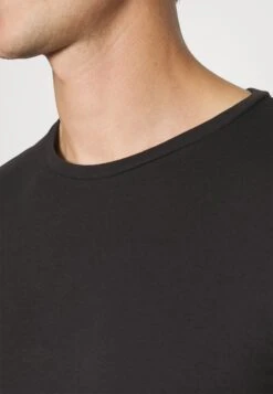 Pier One 3 Pack Muscle Fit- Camiseta Básica - Black 11 Pier One 3 Pack Muscle Fit- Camiseta Básica - Black -Pier One 4bb67ef78ddb494cb68f3fbd13ed6a54