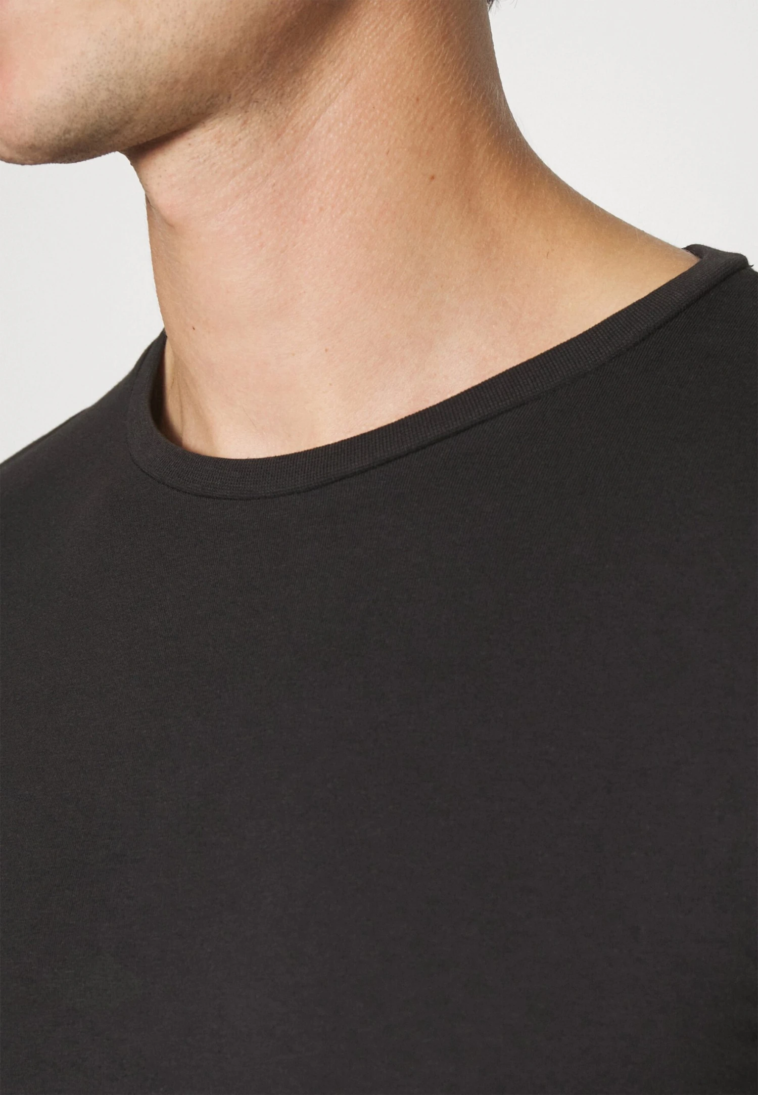 Pier One 3 Pack Muscle Fit- Camiseta Básica - Black 7 Pier One 3 Pack Muscle Fit- Camiseta Básica - Black - Imagen 5