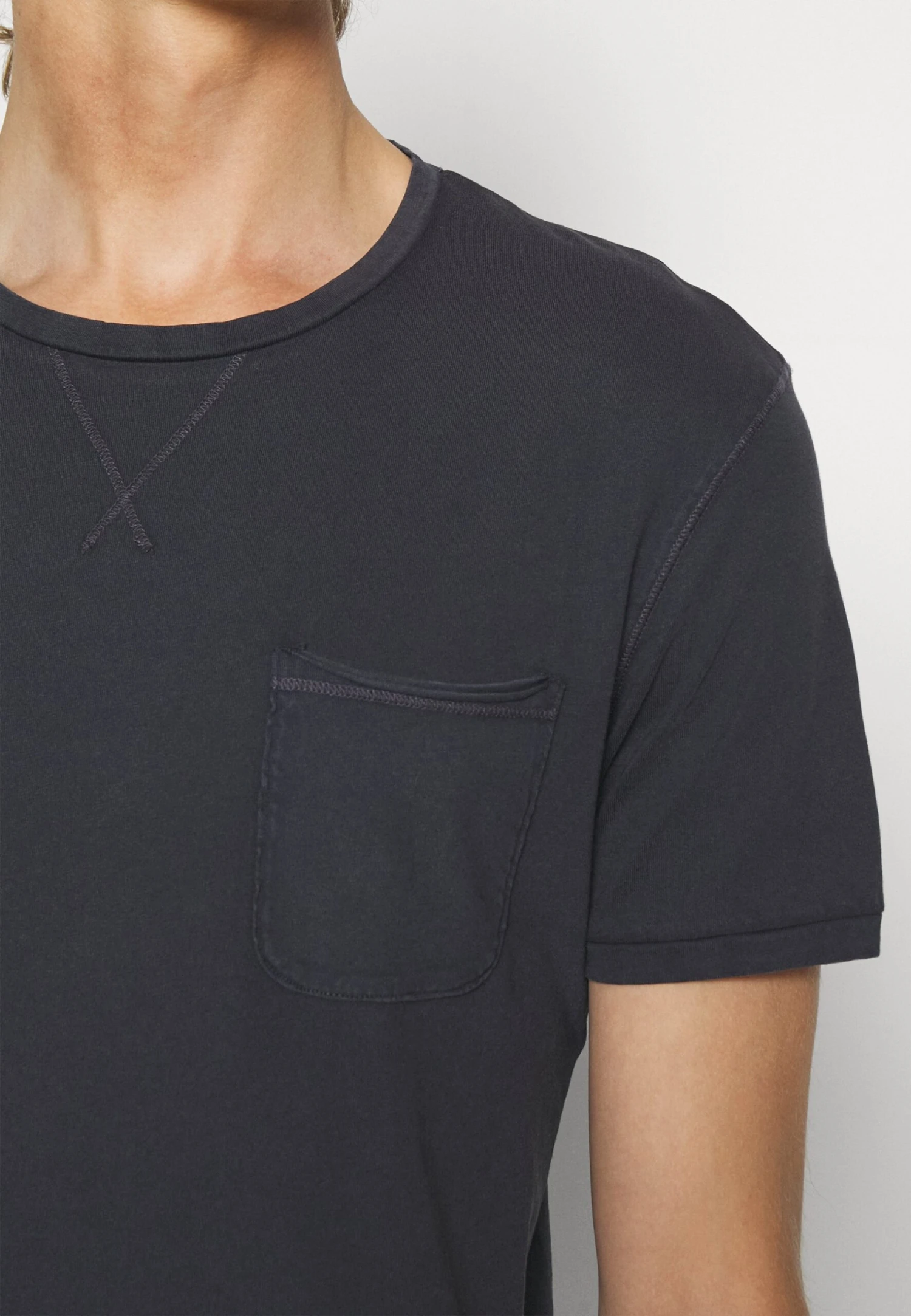 Pier One Garment Tee - Camiseta Básica - Dark Blue 7 Pier One Garment Tee - Camiseta Básica - Dark Blue - Imagen 5