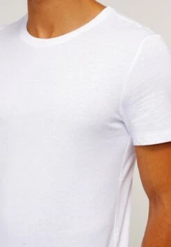 Pier One 2 Pack - Camiseta Básica - White/Black 13 Pier One 2 Pack - Camiseta Básica - White/Black -Pier One 5263f78b1e87481ea0e824d35031cd9e