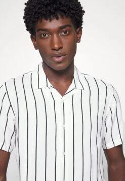 Pier One 2 Pack - Camisa - Black/White 23 Pier One 2 Pack - Camisa - Black/White -Pier One 57ce1e0e5f264ad1b69f99a43f374e15