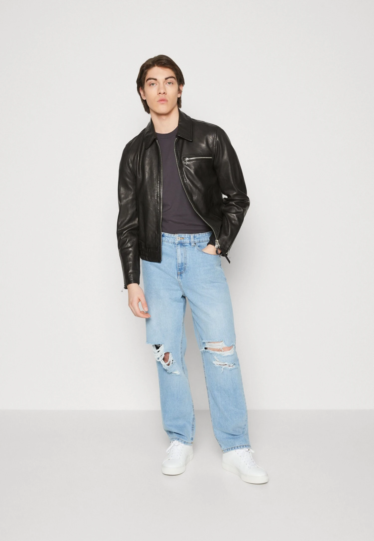 Pier One Distress On Knees - Vaqueros Boyfriend - Light Blue Denim 4 Pier One Distress On Knees - Vaqueros Boyfriend - Light Blue Denim - Imagen 2