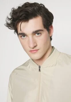 Pier One Chaquetas Bomber - Beige 13 Pier One Chaquetas Bomber - Beige -Pier One 5e692062430840f0a678357133c5816a