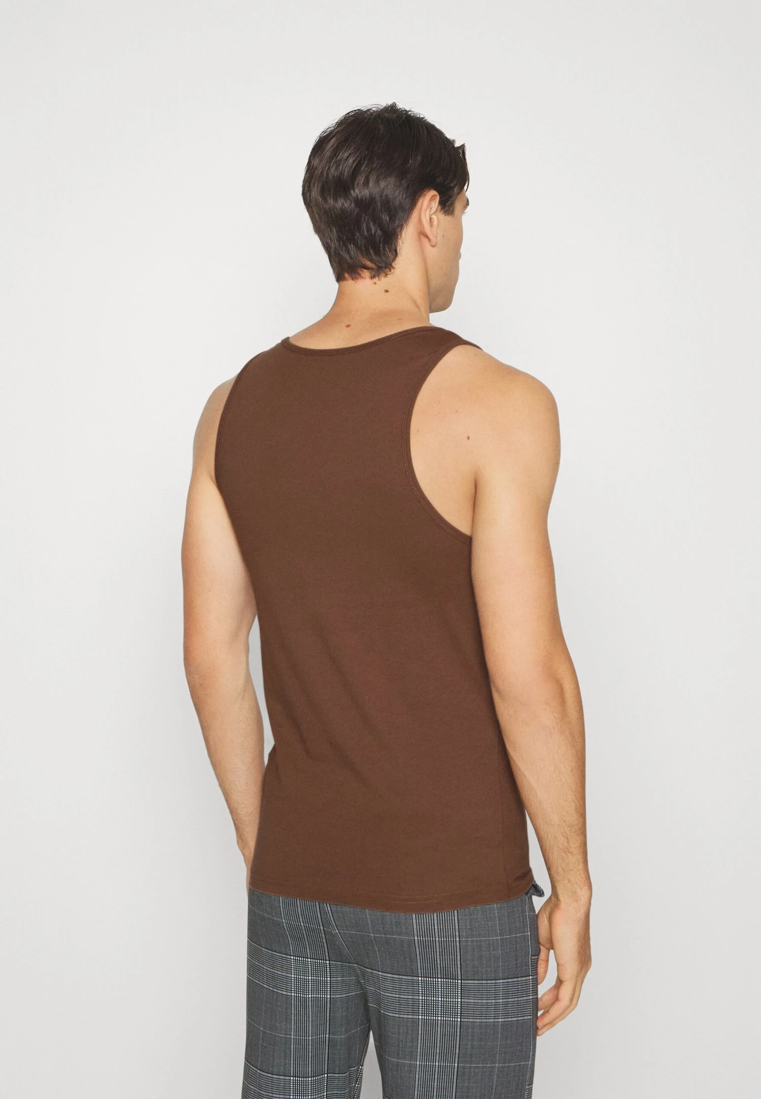 Pier One 3Pck Skin Tone Rib Vest- Camiseta Interior - Brown 5 Pier One 3Pck Skin Tone Rib Vest- Camiseta Interior - Brown - Imagen 3