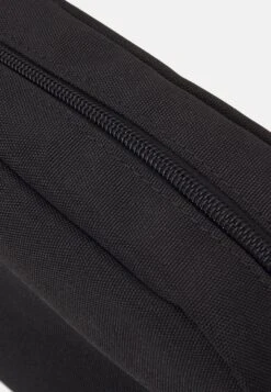 Pier One Neceser - Black 11 Pier One Neceser - Black -Pier One 6b8bd890dcad4cf6adb25ca1146f7127