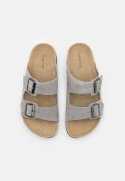 Pier One Leather Unisex - Pantuflas - Grey 11 Pier One Leather Unisex - Pantuflas - Grey -Pier One 6e172422b00e484a8ac21c5f565af9d6