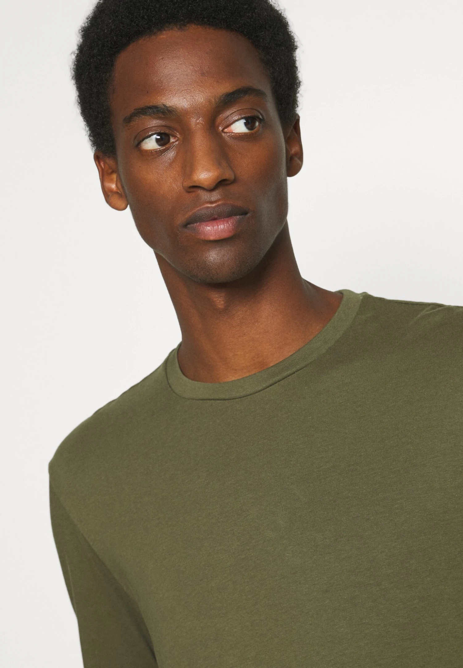 Pier One Camiseta De Manga Larga - Black/Dark Grey/Olive 8 Pier One Camiseta De Manga Larga - Black/Dark Grey/Olive - Imagen 6