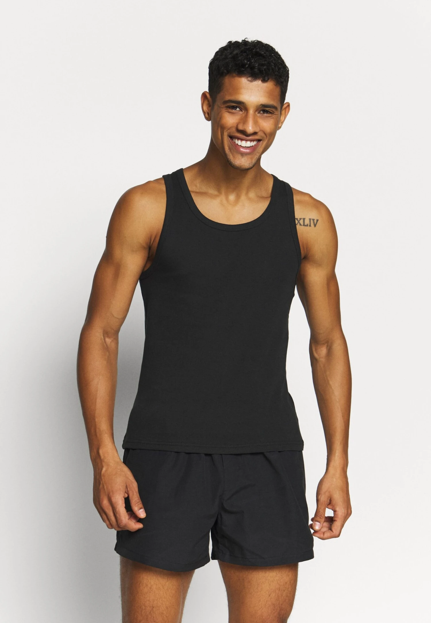 Pier One 3 Pack - Camiseta Interior - Black 5 Pier One 3 Pack - Camiseta Interior - Black - Imagen 3