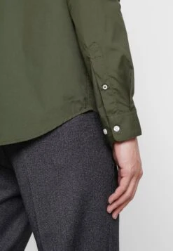 Pier One 2 Pack - Camisa - Oliv/Black 13 Pier One 2 Pack - Camisa - Oliv/Black -Pier One 7b6c76a6d504409bac8cbc515151e1f6