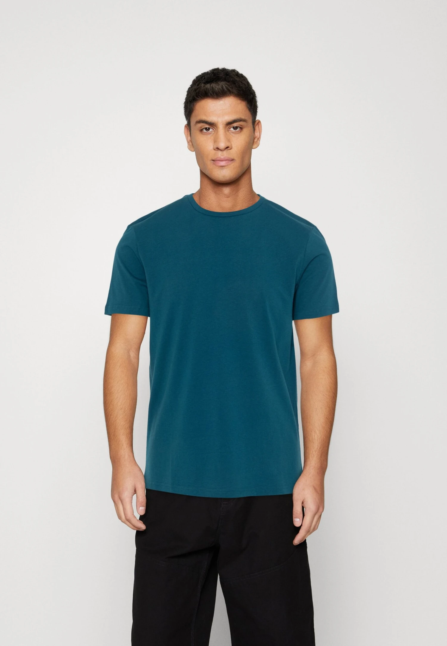 Pier One 7 Pack - Camiseta Básica - Red/Silver/Royal Blue 4 Pier One 7 Pack - Camiseta Básica - Red/Silver/Royal Blue - Imagen 2