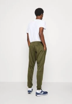 Pier One Pantalones Deportivos - Olive -Pier One 7cda39b8f69f4986bcbf6242b84d926c