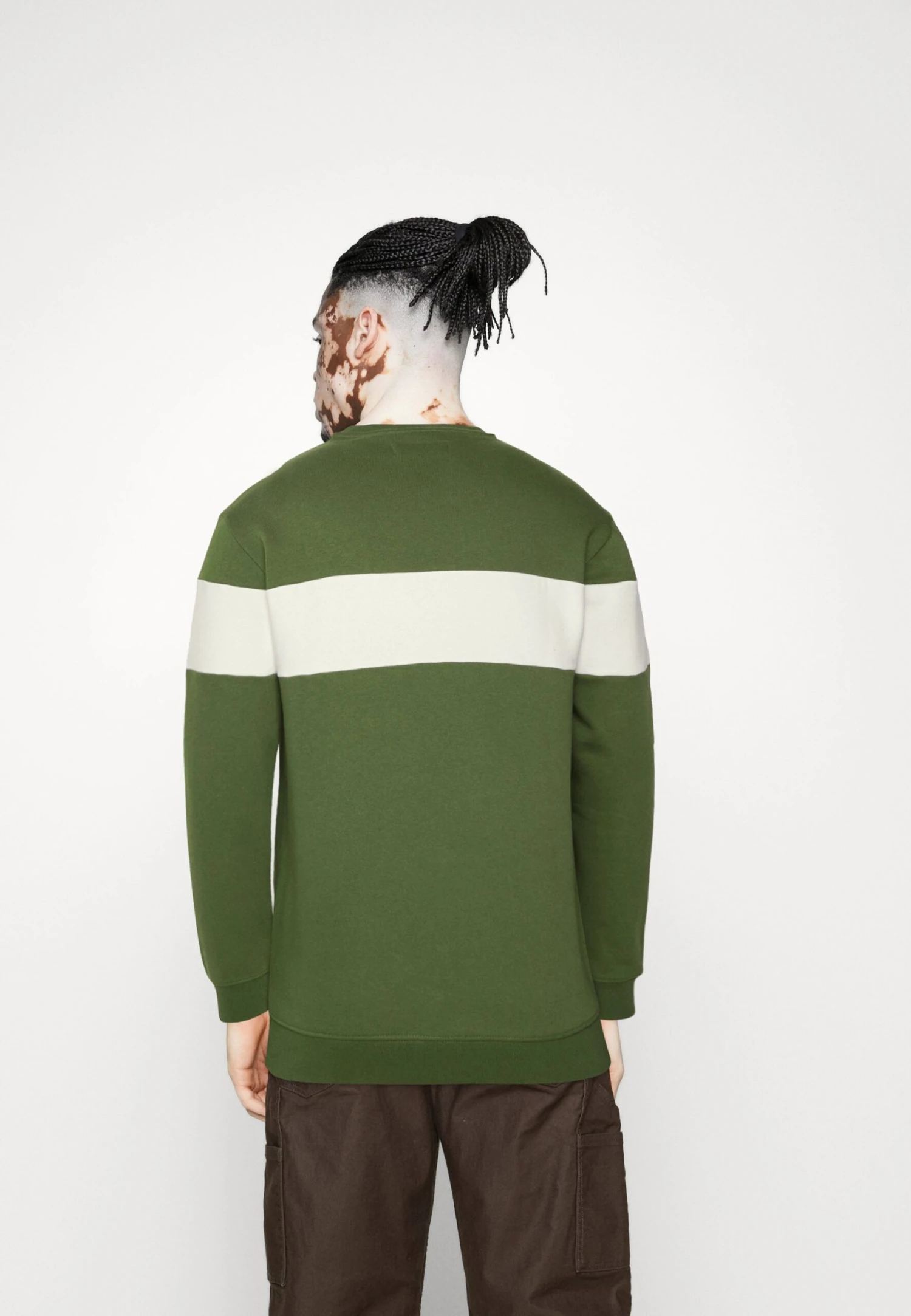 Pier One Sudadera - Khaki/Off-White 5 Pier One Sudadera - Khaki/Off-White - Imagen 3