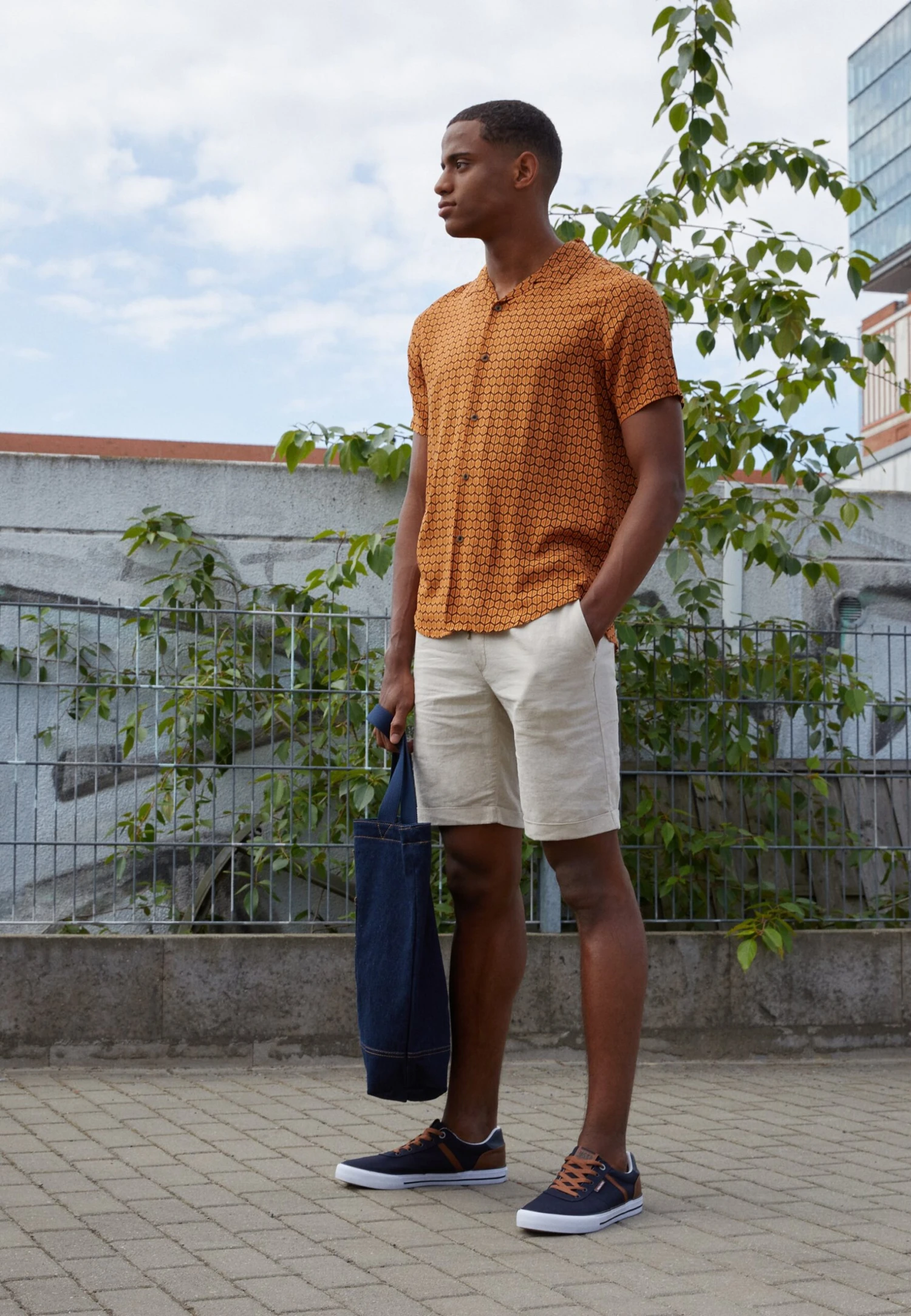 Pier One Linen Blend Drawcord Shorts- Shorts - Beige 3 Pier One Linen Blend Drawcord Shorts- Shorts - Beige