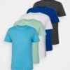 Pier One 5 Pack - Camiseta Básica - Blue/Dark Blue/Light Green 1 Pier One 5 Pack - Camiseta Básica - Blue/Dark Blue/Light Green -Pier One 8829d927b1a546d58909a54b59b2fce3