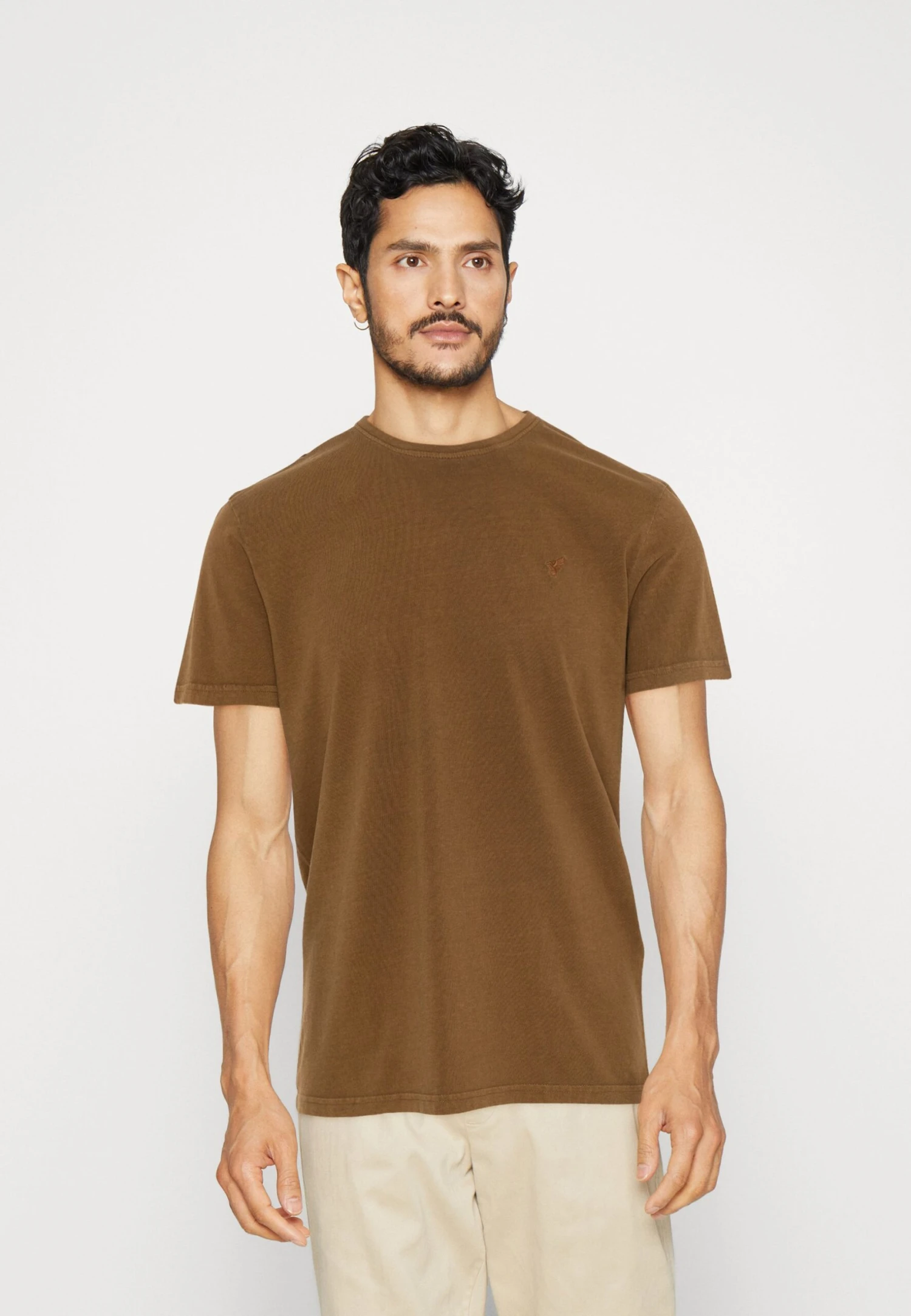 Pier One 5 Pack - Camiseta Básica - Off-White/Lilac/Light Red 6 Pier One 5 Pack - Camiseta Básica - Off-White/Lilac/Light Red - Imagen 4