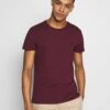 Pier One Camiseta Básica - Bordeaux 1 Pier One Camiseta Básica - Bordeaux -Pier One 960df8d62e7b47a6822fb4f27e309b57