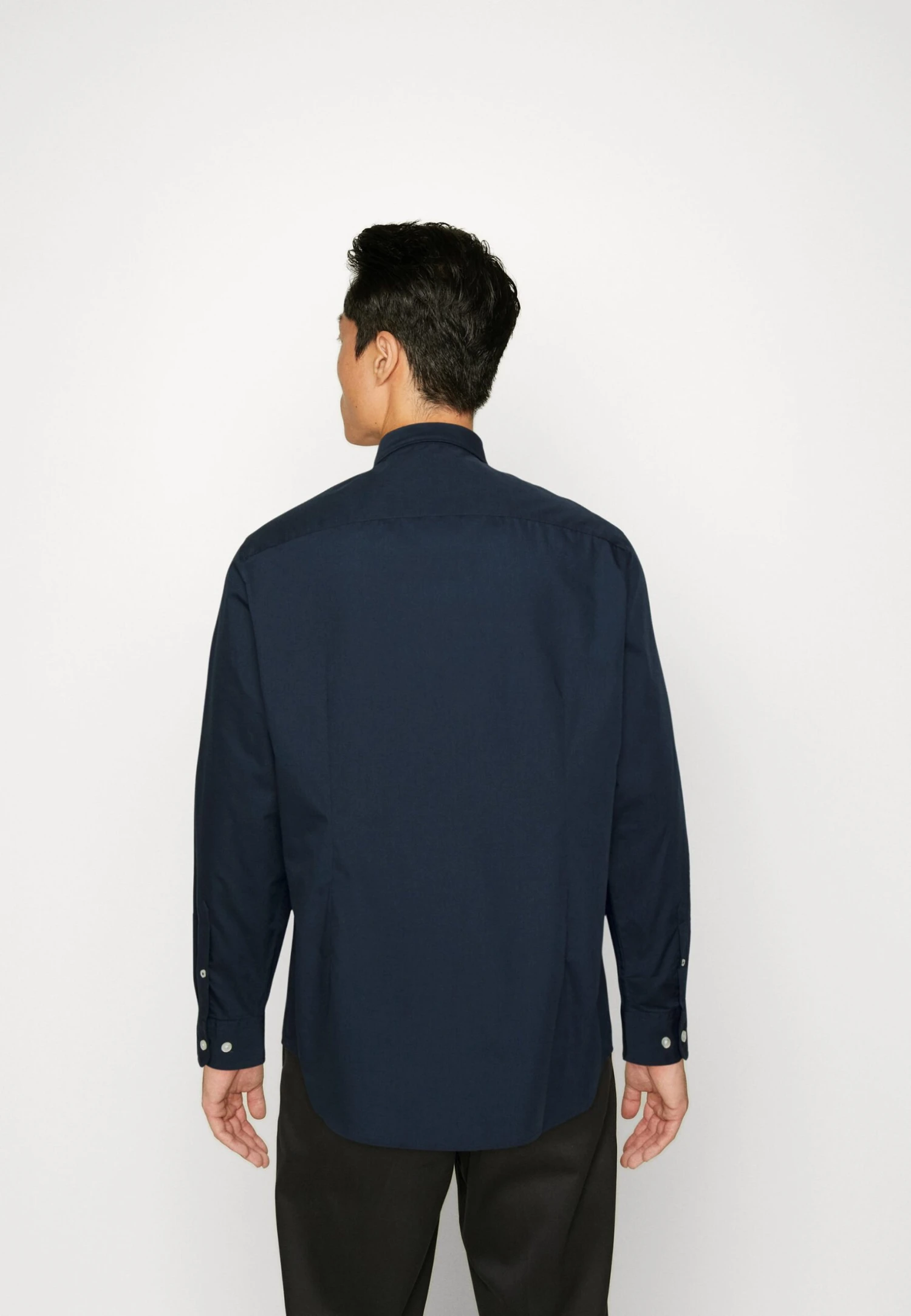 Pier One 3 Pack - Camisa Elegante - White/Light Blue/Dark Blue 5 Pier One 3 Pack - Camisa Elegante - White/Light Blue/Dark Blue - Imagen 3