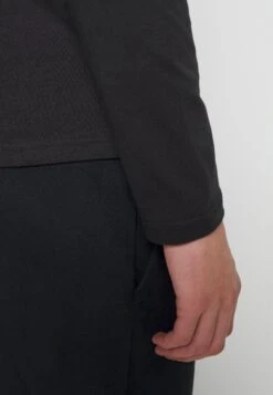 Pier One 5 Pack - Camiseta De Manga Larga - Black/White/Olive 15 Pier One 5 Pack - Camiseta De Manga Larga - Black/White/Olive -Pier One 9c999edfb4784781b9b45e88c2578460