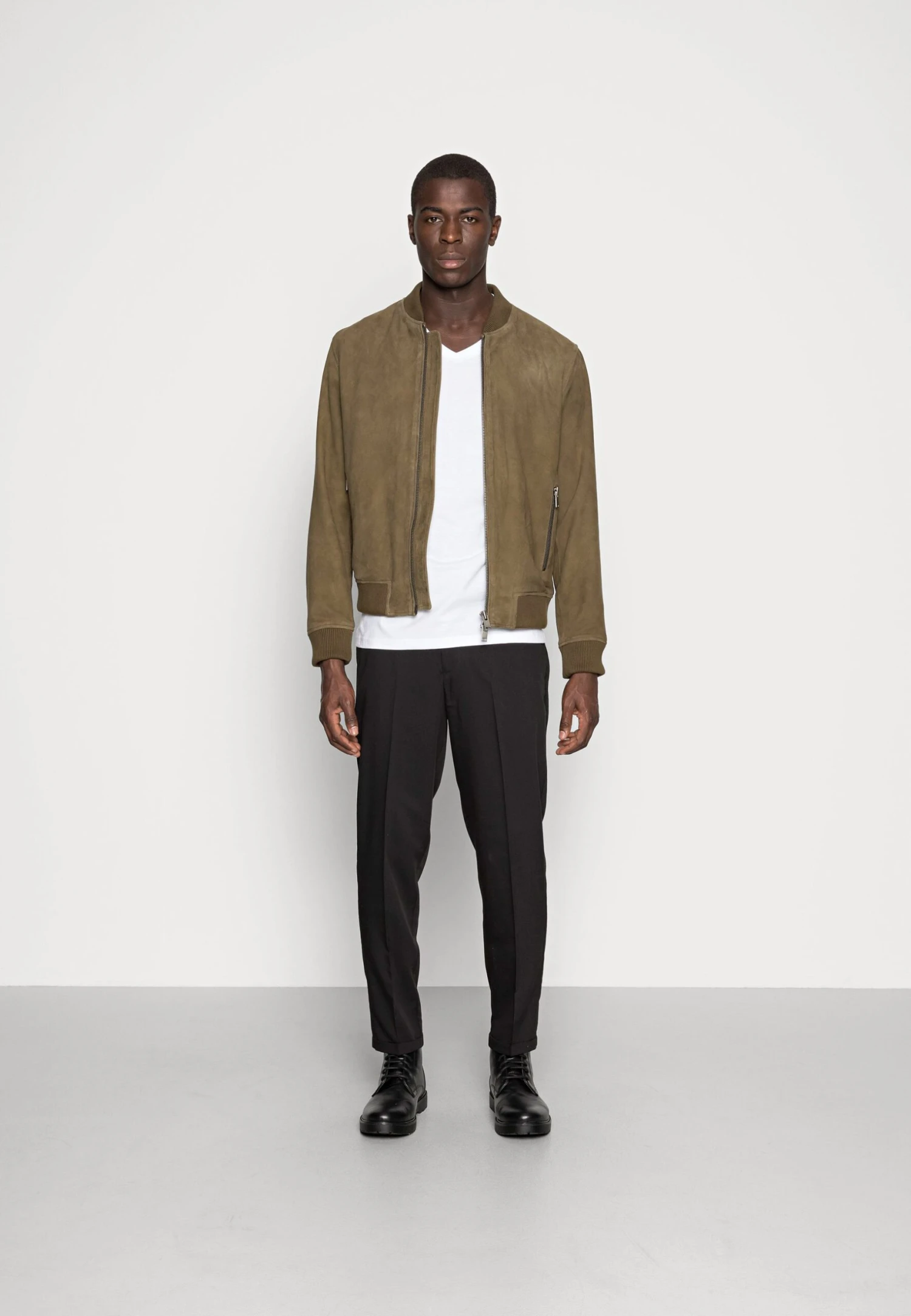 Pier One 3 Pack- Camiseta Básica - White/Black/Light Grey 3 Pier One 3 Pack- Camiseta Básica - White/Black/Light Grey