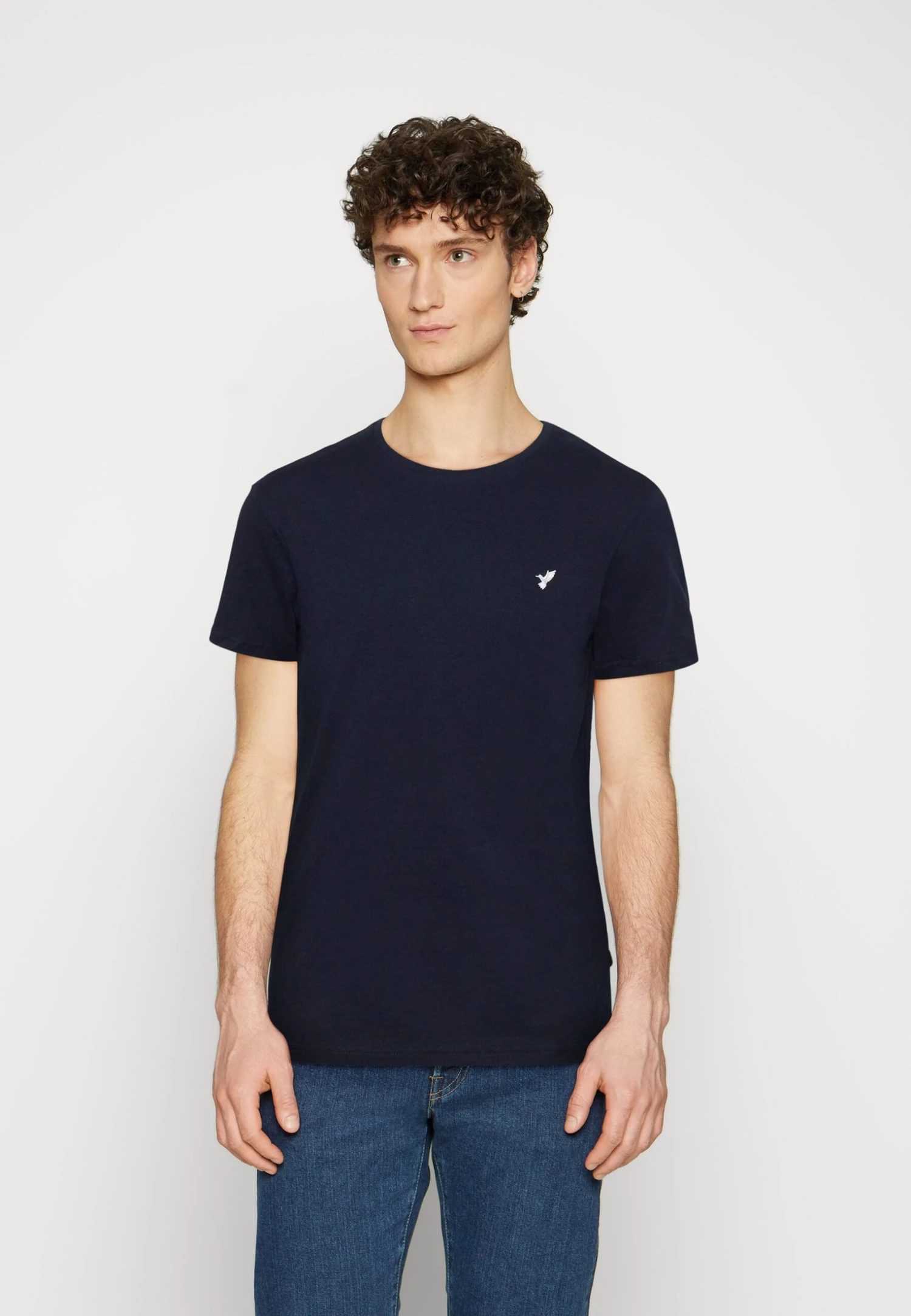 Pier One 5 Pack - Camiseta Básica - Beige/White/Light Blue 8 Pier One 5 Pack - Camiseta Básica - Beige/White/Light Blue - Imagen 6