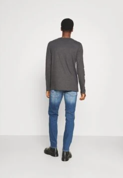 Pier One 2 Pack - Camiseta De Manga Larga - Dark Grey/Black 10 Pier One 2 Pack - Camiseta De Manga Larga - Dark Grey/Black -Pier One a601e52fa7974b079f93b858d4b782ec