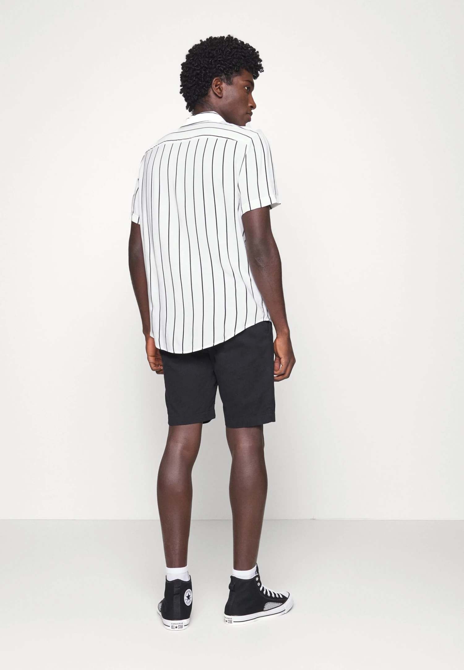 Pier One 2 Pack - Camisa - Black/White 7 Pier One 2 Pack - Camisa - Black/White - Imagen 5