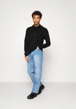 Pier One -Pier One acc47ebf50664a819cb2052e9632b64a