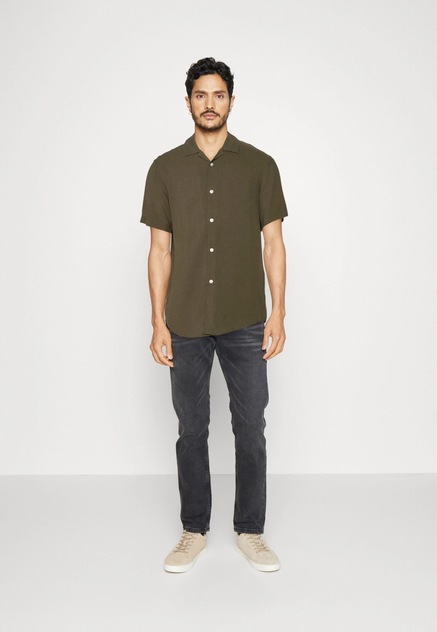 Pier One 2 Pack - Camisa - Olive/Black 3 Pier One 2 Pack - Camisa - Olive/Black