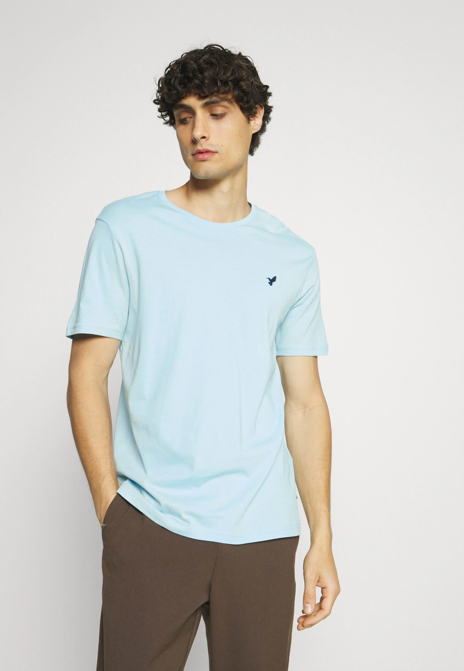 Pier One 5 Pack - Camiseta Básica - Light Grey - 101_White - 001_Green - 602 7 Pier One 5 Pack - Camiseta Básica - Light Grey - 101_White - 001_Green - 602 - Imagen 5