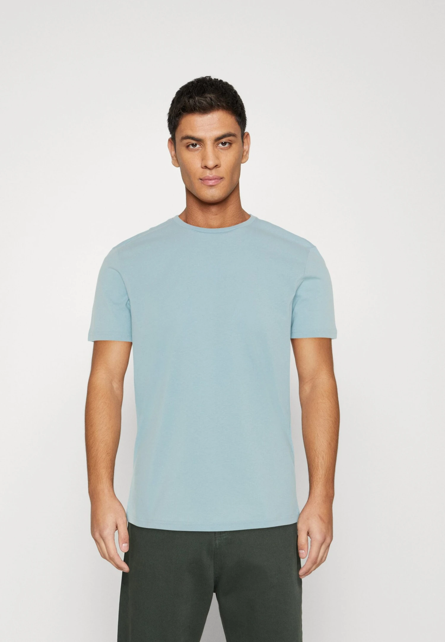 Pier One 7 Pack - Camiseta Básica - Red/Silver/Royal Blue 9 Pier One 7 Pack - Camiseta Básica - Red/Silver/Royal Blue - Imagen 7