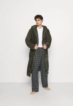 Pier One Albornoz - Khaki 8 Pier One Albornoz - Khaki -Pier One cf9ab4d8d92b4c9a9a89f40e05e5845e